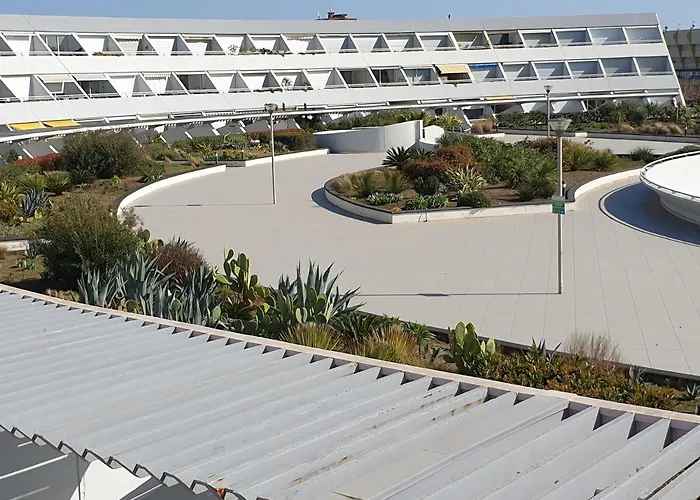 Le Cap d\'Agde Grand T2 de standing avec box Village NATURISTE